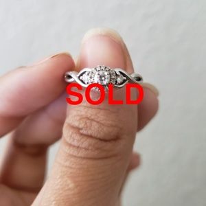 * SOLD * Simple diamond ring